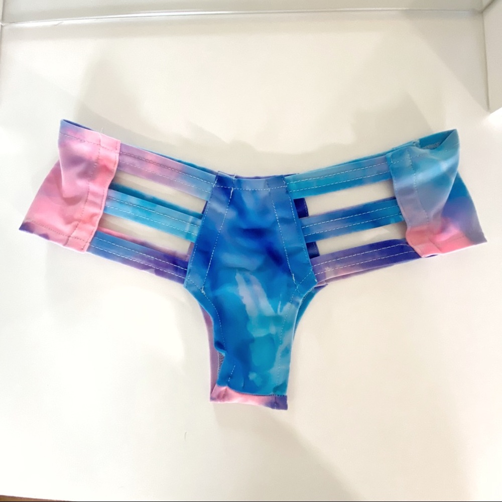 Cutout rave bottoms